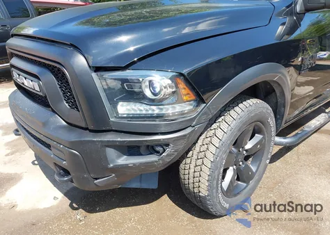 2019 Ram 1500 Classic Warlock 4X4 5'7 Box z USA, uszkodzony, nr VIN 1C6RR7LG6KS676529
